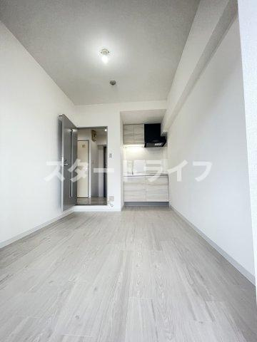 大阪市淀川区木川東４丁目の賃貸マンションの居間・リビング