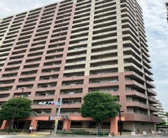 イーストパーク大島セントラルスクエアの外観