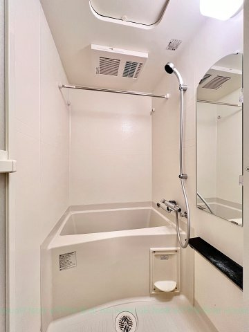 プレサンス名駅南エディフィスの浴室