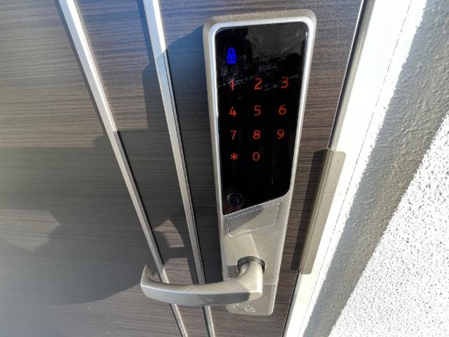 カーネル　ベイスの玄関|電子ロック