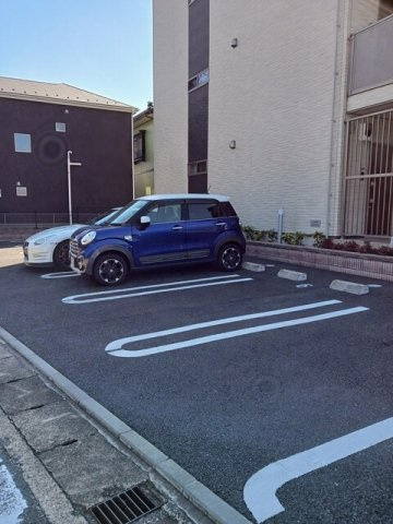 ウッド　プレイスの駐車場|駐車スペースもあります
