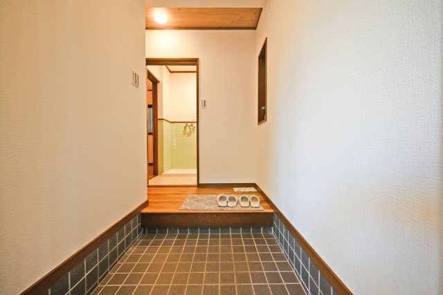 大阪市淀川区田川北1丁目中古一戸建て│4DK＋駐車1台可の玄関|お掃除もしやすく、きれいな状態を保ちやすい空間です。