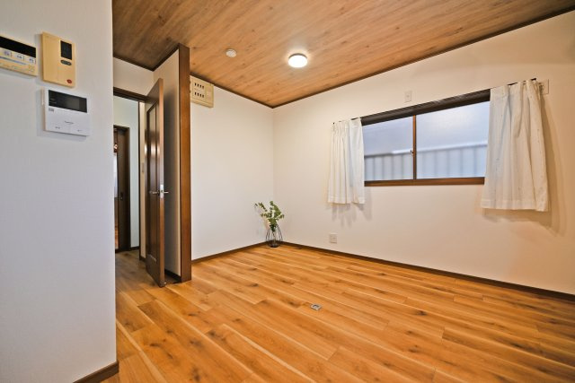 大阪市淀川区田川北1丁目中古一戸建て│4DK＋駐車1台可のキッチン|テーブルなどの家具を配置しながら、ライフスタイルに合わせた居心地のよい空間をつくれます。