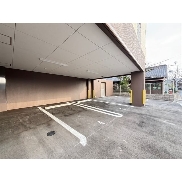 Ｃａｔｅｎａｃｃｉｏ周船寺、1-Aの駐車場