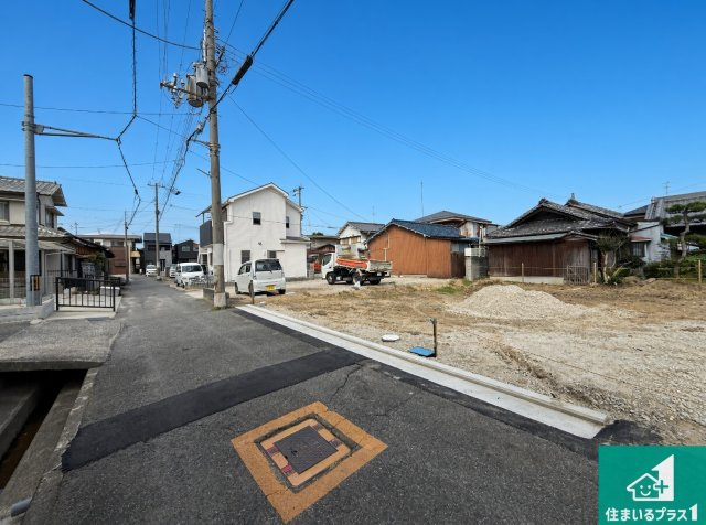◆泉大津市千原町　新築一戸建ての前面道路含む現地写真|周辺は落ち着いた街並みの住宅地！子育てがしやすい住環境です！まだ未完成ですが、現地でしかわからない事もございます。是非一度ご覧ください。