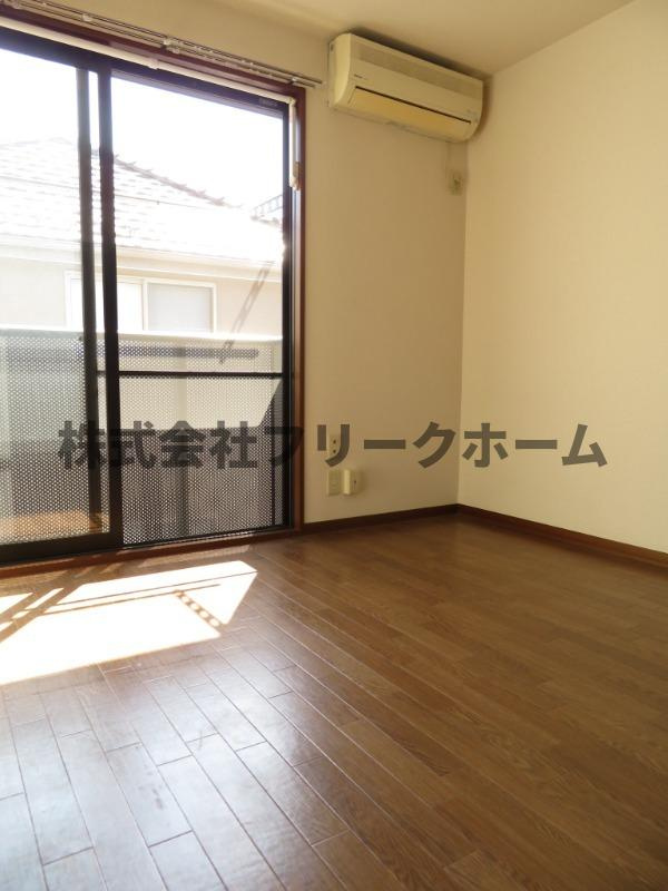 小金井市東町１丁目のアパートの寝室