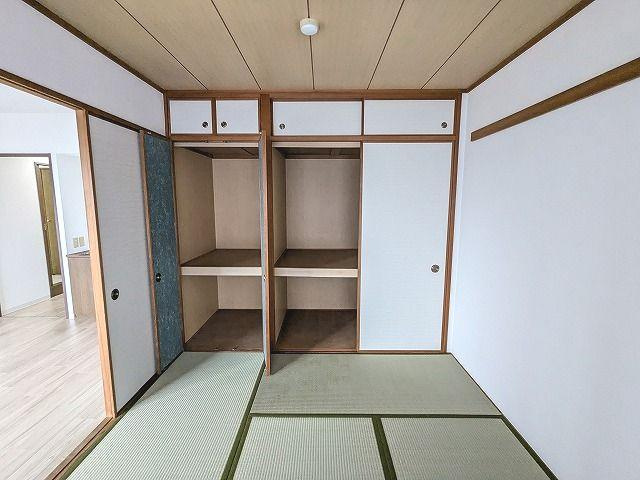 コモンシティ星田ヴェルデヒルズ1番館の収納|和室の押入
■物件内覧・資金計画相談・住宅ローン相談、リフォーム相談、お問合せ受付中■
※当日・翌日のご内覧、ご相談はお電話でのお問合せがスムーズです！