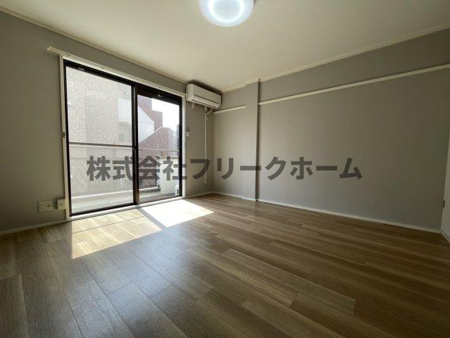 武蔵野市境南町３丁目の賃貸マンションの居間・リビング