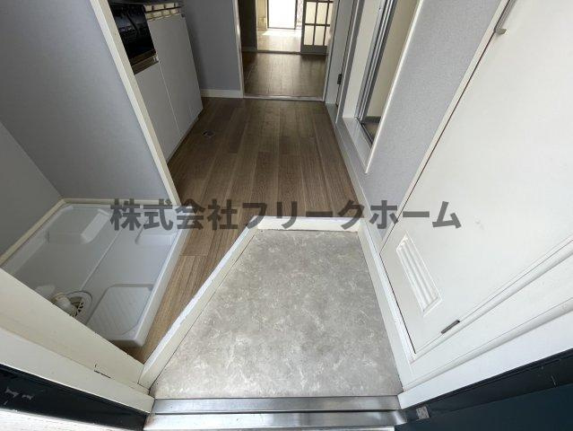 武蔵野市境南町３丁目の賃貸マンションの玄関