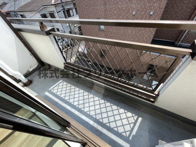 武蔵野市境南町３丁目の賃貸マンションのバルコニー