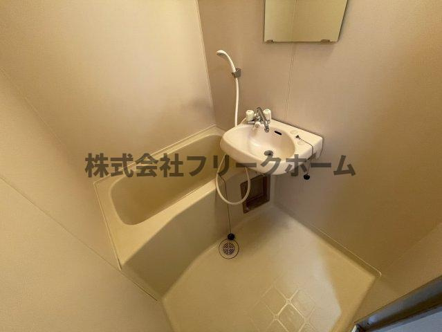武蔵野市境南町３丁目の賃貸マンションの浴室