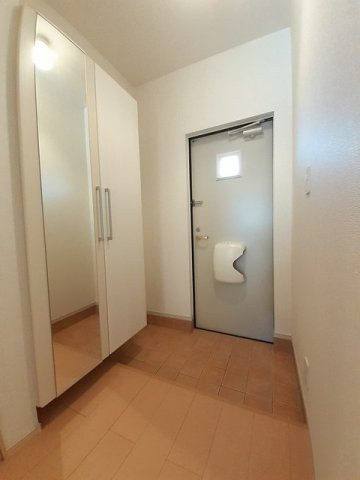 パイン　ガーデン悠の玄関|毎日通る玄関はこちらです