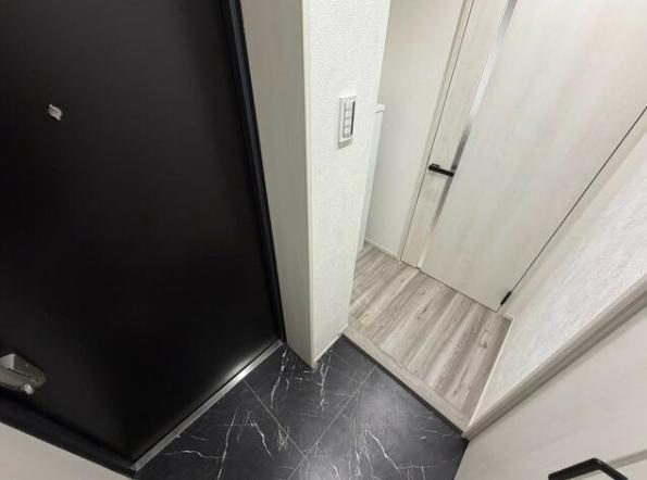 中野区本町５丁目の店舗事務所の玄関