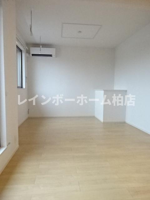 アヴァンセの居間・リビング|こちらの居間で趣味の時間をお楽しみください