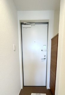 カインドネス鷹の台の玄関