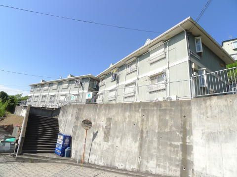 第二稲荷山ハイツの外観