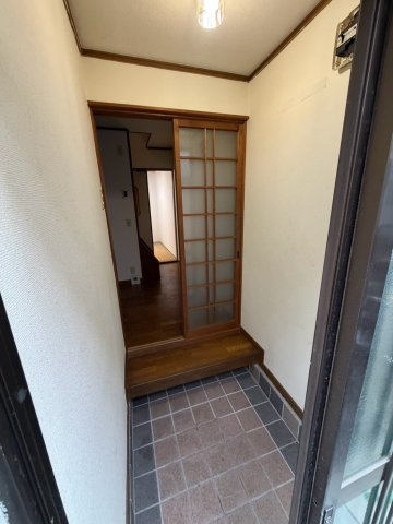 寝屋川市御幸東町ハウスの玄関