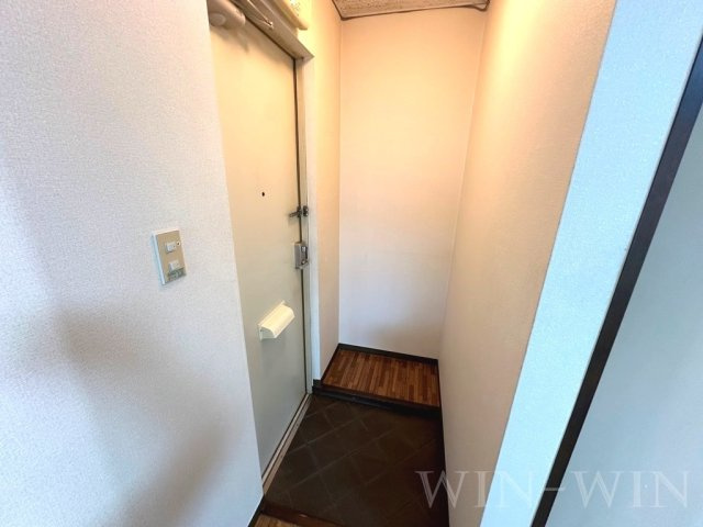 ファミール東の玄関|イメージ（同建物内別部屋の写真です）