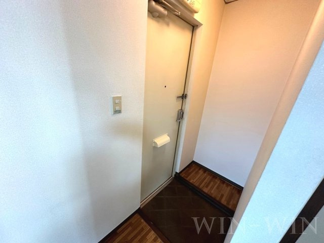ファミール東の玄関|イメージ（同建物内別部屋の写真です）