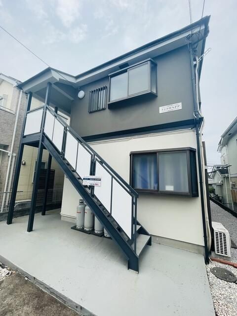 横浜市旭区西川島町のアパートの外観