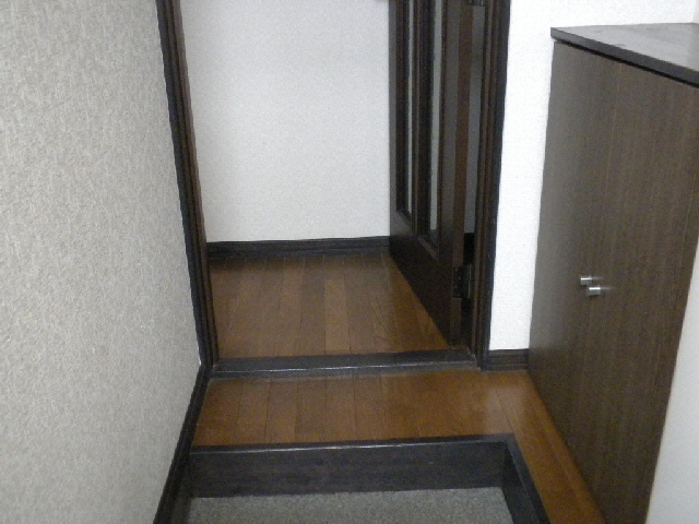 K＆KコーポラスB棟の玄関