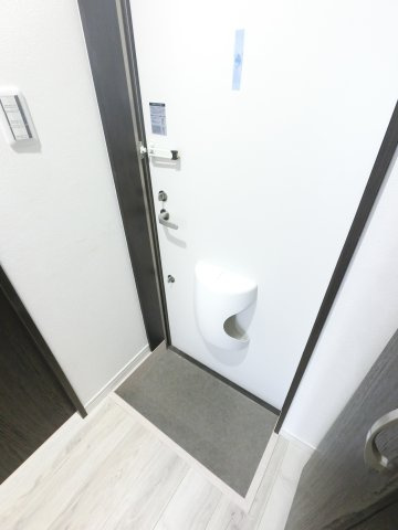 ヒルズナインの玄関