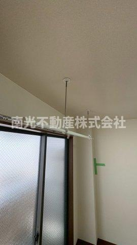 アンプルール フェール 寿の内装|室内物干し竿