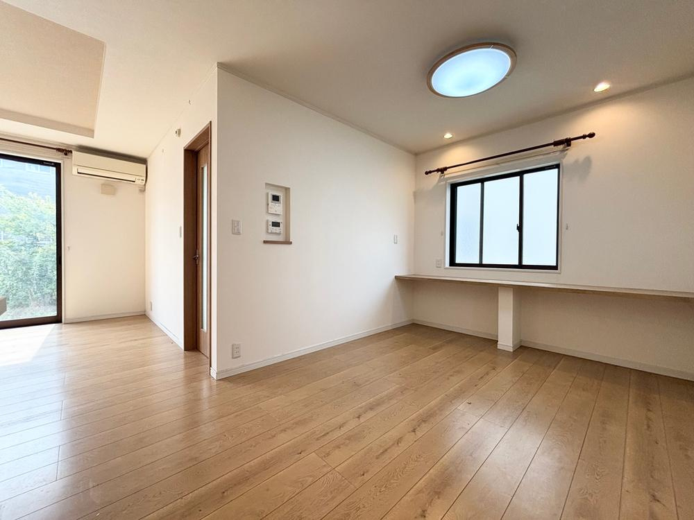 小山市東城南　中古戸建　敷地79.66坪の居間・リビング