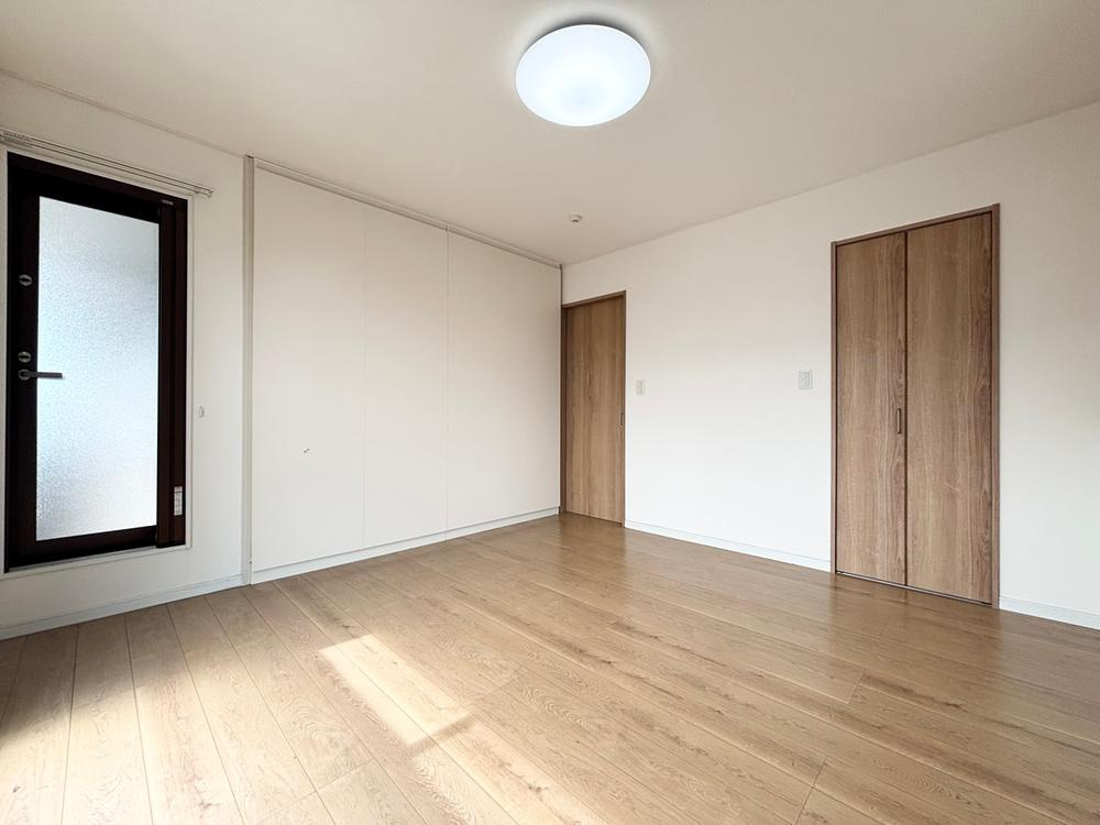 小山市東城南　中古戸建　敷地79.66坪の洋室