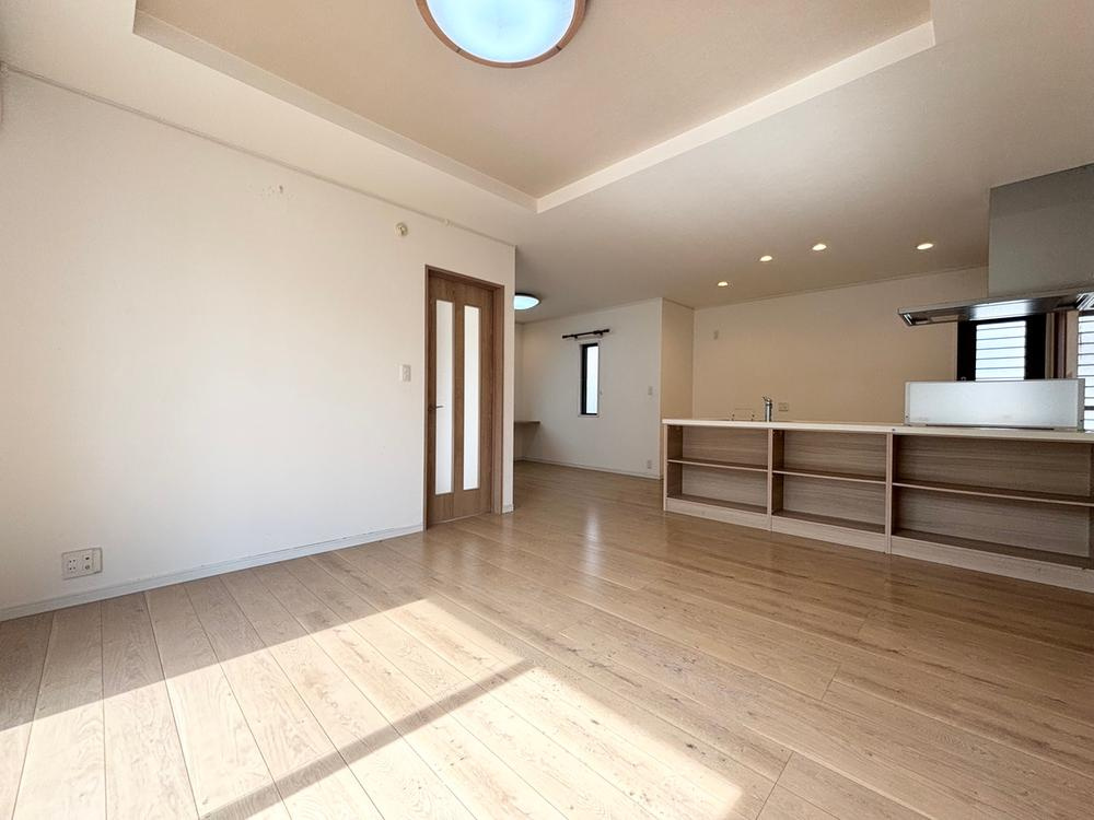 小山市東城南　中古戸建　敷地79.66坪の居間・リビング