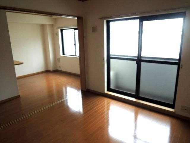 こちらのリビングで趣味の時間をお楽しみください