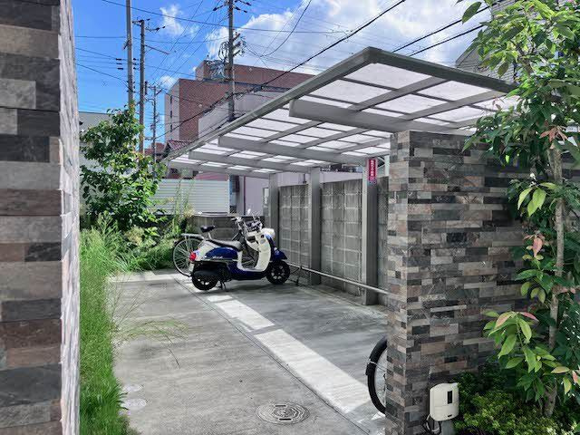 ＦＬＯＲＡ　岸部南の駐車場