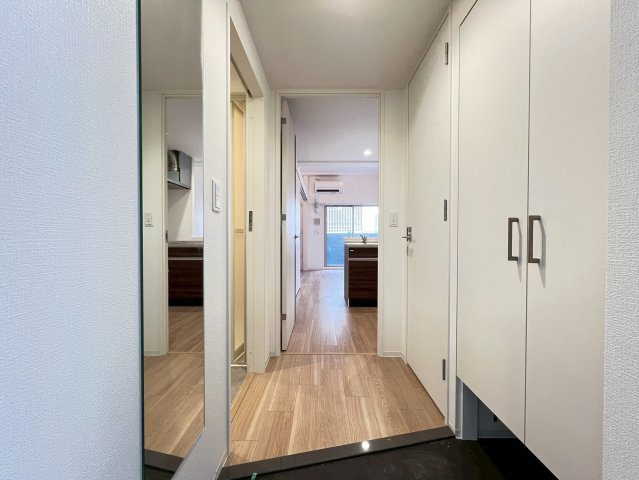 セレニテ南堀江エクラの玄関
