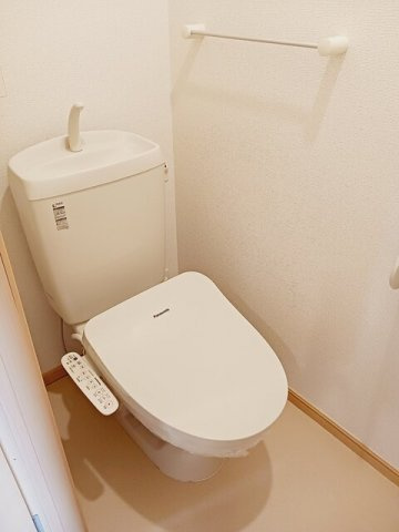 ゆったりとした空間のトイレです