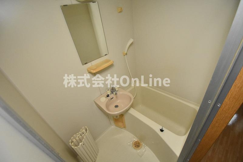 東大阪市吉田１丁目の賃貸マンションの浴室