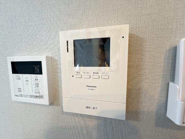 グランディール戸坂の内装|カメラ付インターホン
