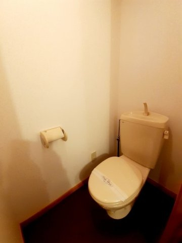 清潔感のあるトイレです