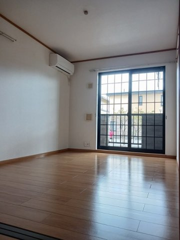 明るい色調の室内です