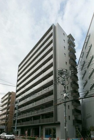 【外観】 | ルジェンテ新中野STATION ONE | 鉄筋コンクリート造のがっちりとした建物。