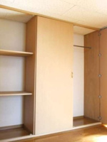 内装は落ち着いています
