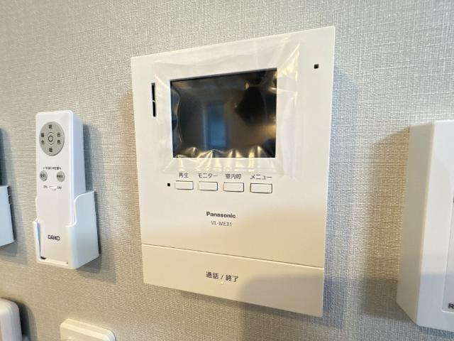 グランディール戸坂の内装|カメラ付インターホン