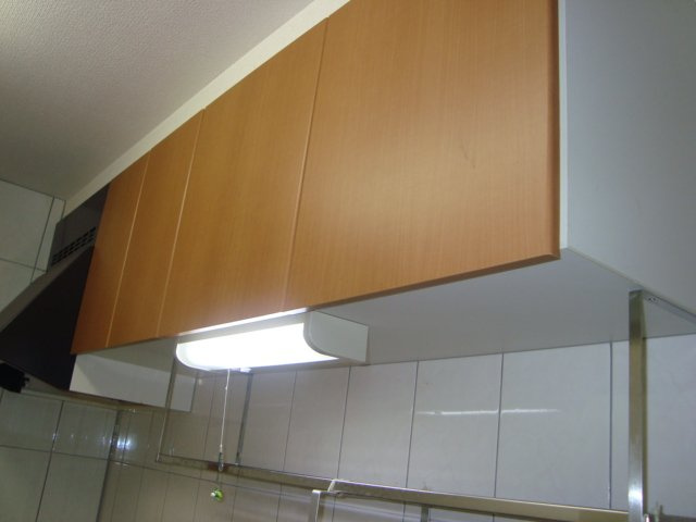 キッチン吊戸棚