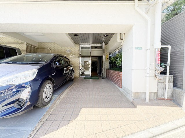 【エントランス】 | 藤田ハイム豊玉 | マンションの「顔」ともいうべきエントランス部分です。～即日のご見学可能～　お問合せはお気軽に。