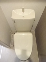 コンパクトで使いやすいトイレです