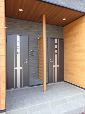 明るい玄関です