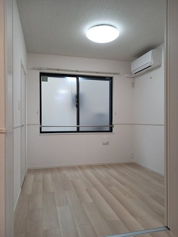 内装は落ち着いています