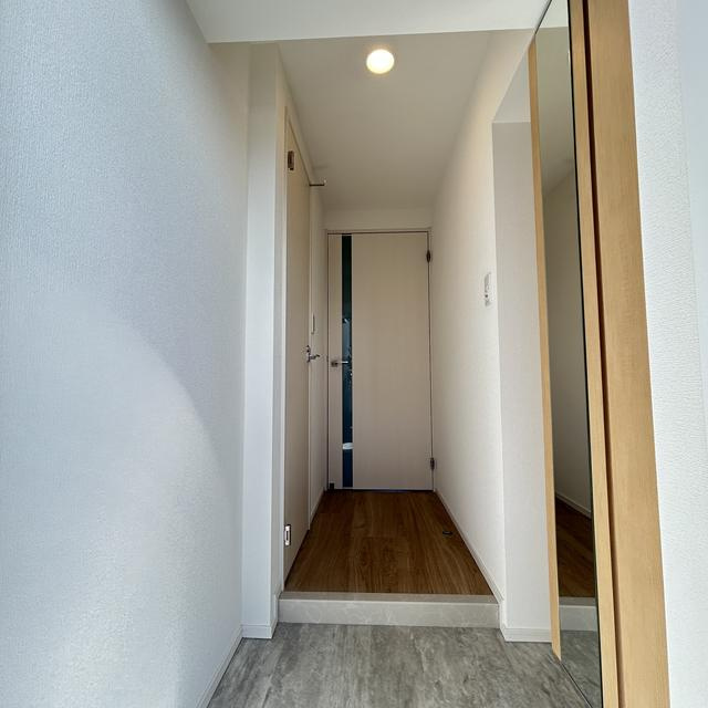 ルネフラッツ新小岩の玄関