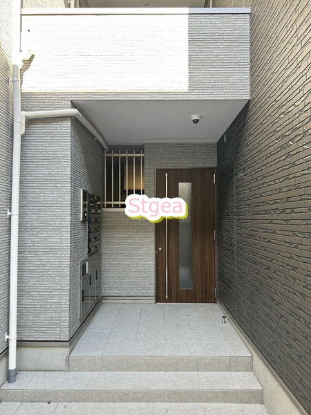 REGALEST 東大宮のエントランス