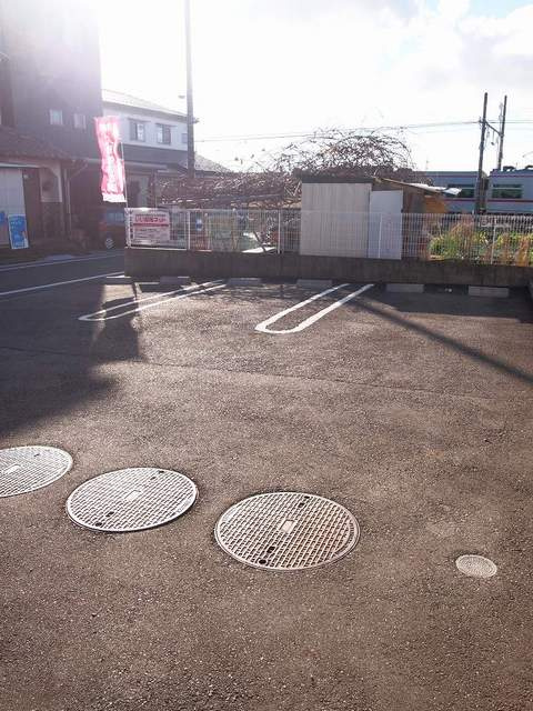 ドゥーメゾンＮの駐車場