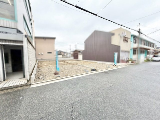 昭和通２丁　新築分譲住宅の前面道路含む現地写真|【システムキッチンです】３口コンロ・浄水器付きの付きやすいシステムキッチンです！毎日のお料理も楽しくできますね！